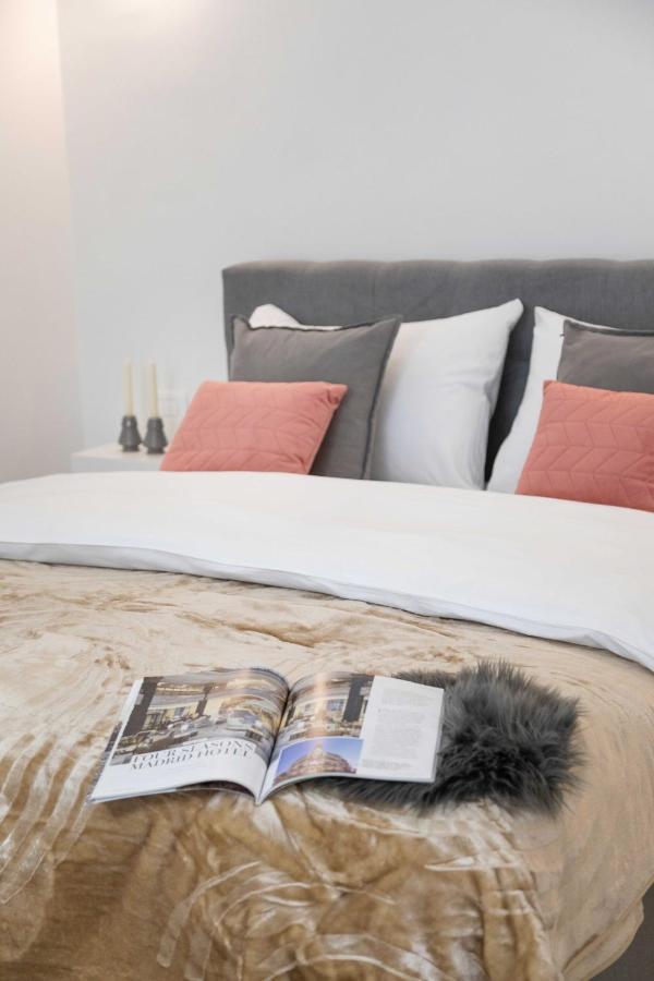 Design City Center Apartments Near Park Zrinjevac ซาเกร็บ ภายนอก รูปภาพ